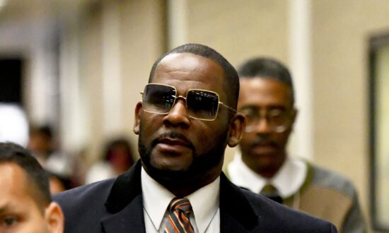 Chicago Prosecutor Dropping R. Kelly Sex-Abuse Charges