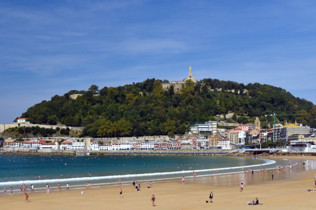 The golden sands of San Sebastián welcome visitors to the spirited Basque country. (Cameron Hewitt, Rick Steves’ Europe)