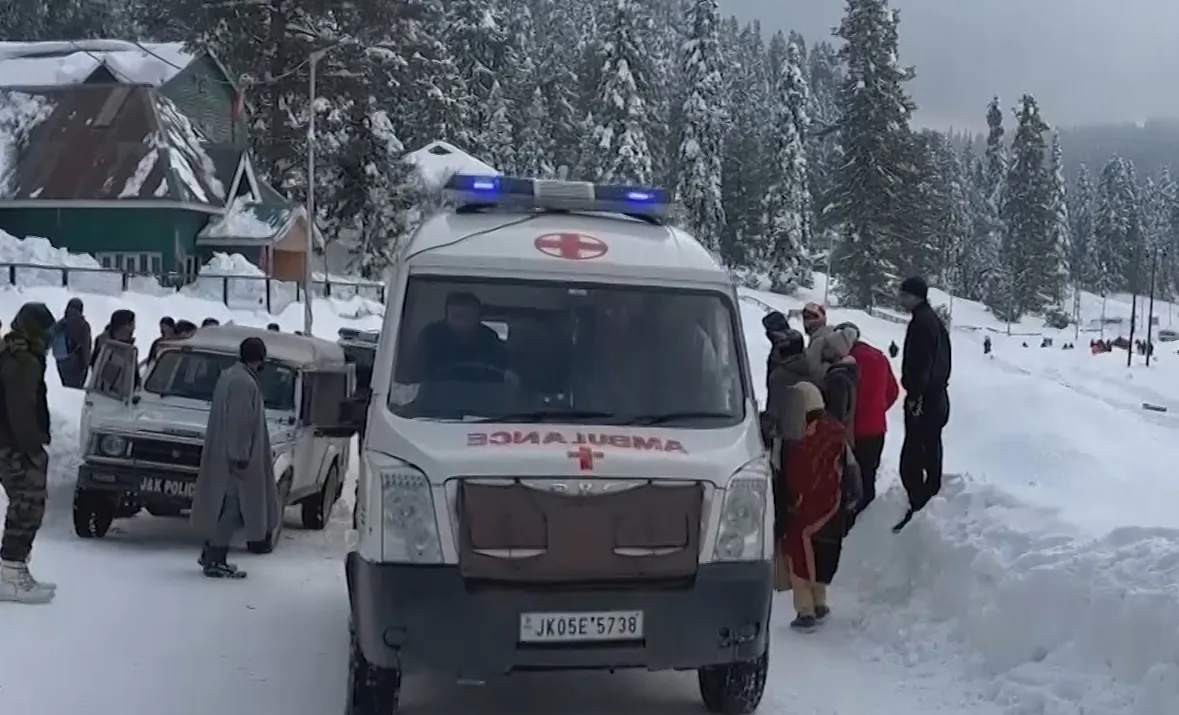 Ambulance parked at the site of Himalayan ski resort in Indian-controlled Kashmir on Feb, 1, 2023. (Associated Press/Screenshot via The Epoch Times)