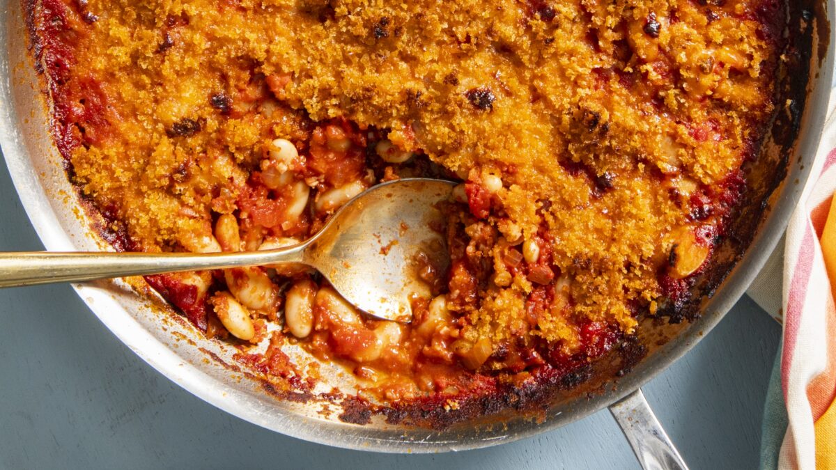 NextImg:This Cheesy Bean Bake Is Family-Friendly