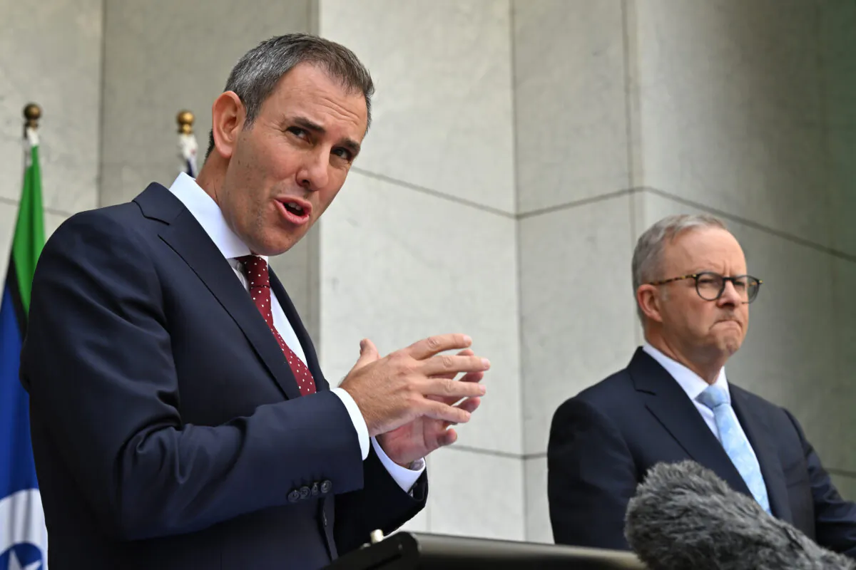 Australia's Treasurer Jim Chalmers and Prime Minister Anthony Albanese at Parliament House in Canberra on Feb. 28, 2023. (AAP Image/Mick Tsikas)