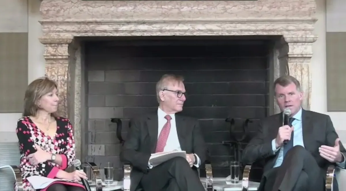 A  Marshall Fund discussion on the future of technology and diplomacy with an unnamed host (L), board member David Ignatius (C), and diplomat Nate Fick (R) in Washington, on Feb. 2, 2023. (Jackson Elliott/The Epoch Times)
