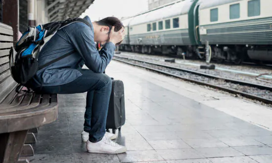 Tips From a Therapist on How to Manage Travel Anxiety