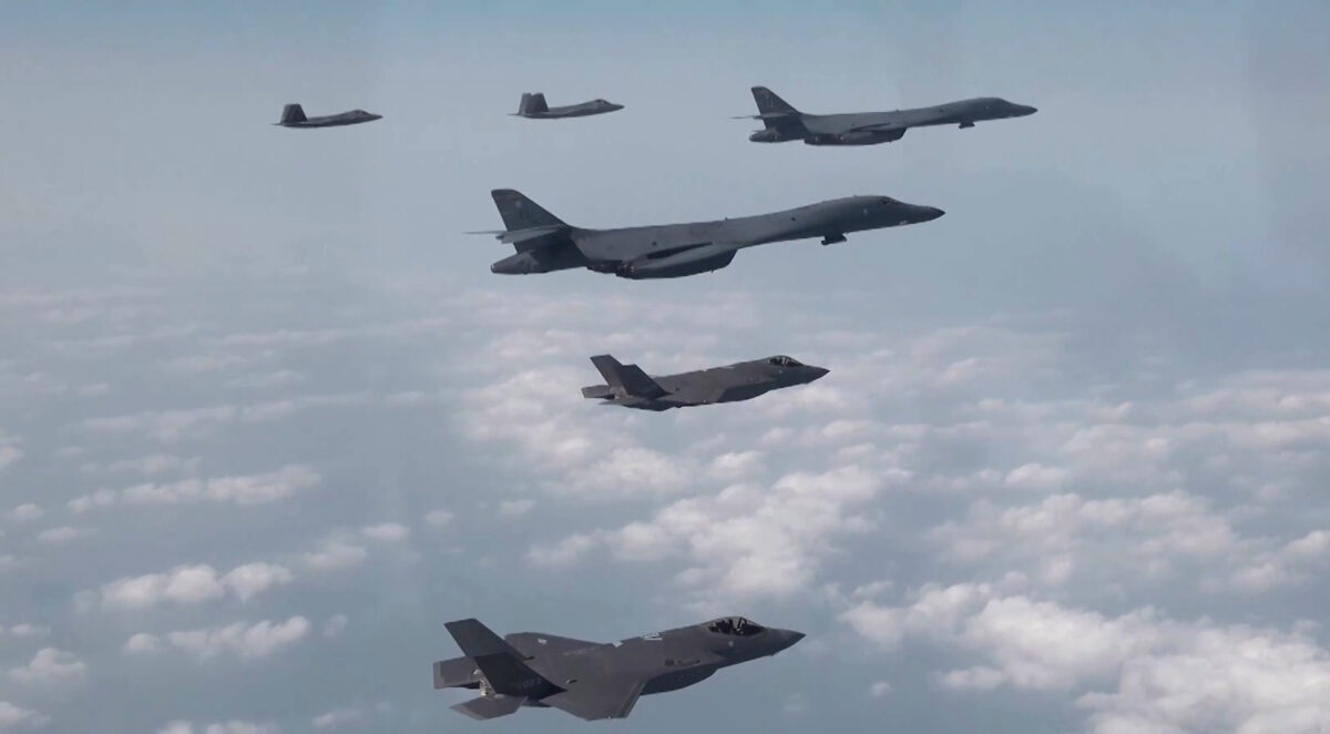 NextImg:American F-22 Fighter Jets Deployed to Middle East Amid Russian Aircraft Activity