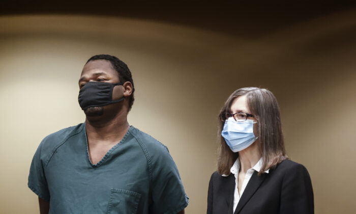 Cleotha Henderson (L) with his attorney Jennifer Case (R) appears in Shelby County Criminal Court Division VII Judge Lee Coffee's courtroom in Memphis, Tenn., on Feb. 3, 2023. (Mark Weber/Daily Memphian via AP)