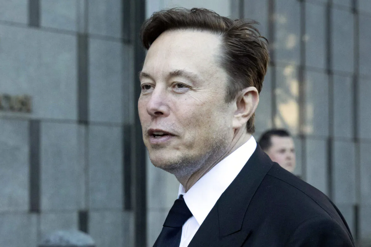 Elon Musk departs the Phillip Burton Federal Building and United States Court House in San Francisco on Jan. 24, 2023. (Benjamin Fanjoy/AP Photo)