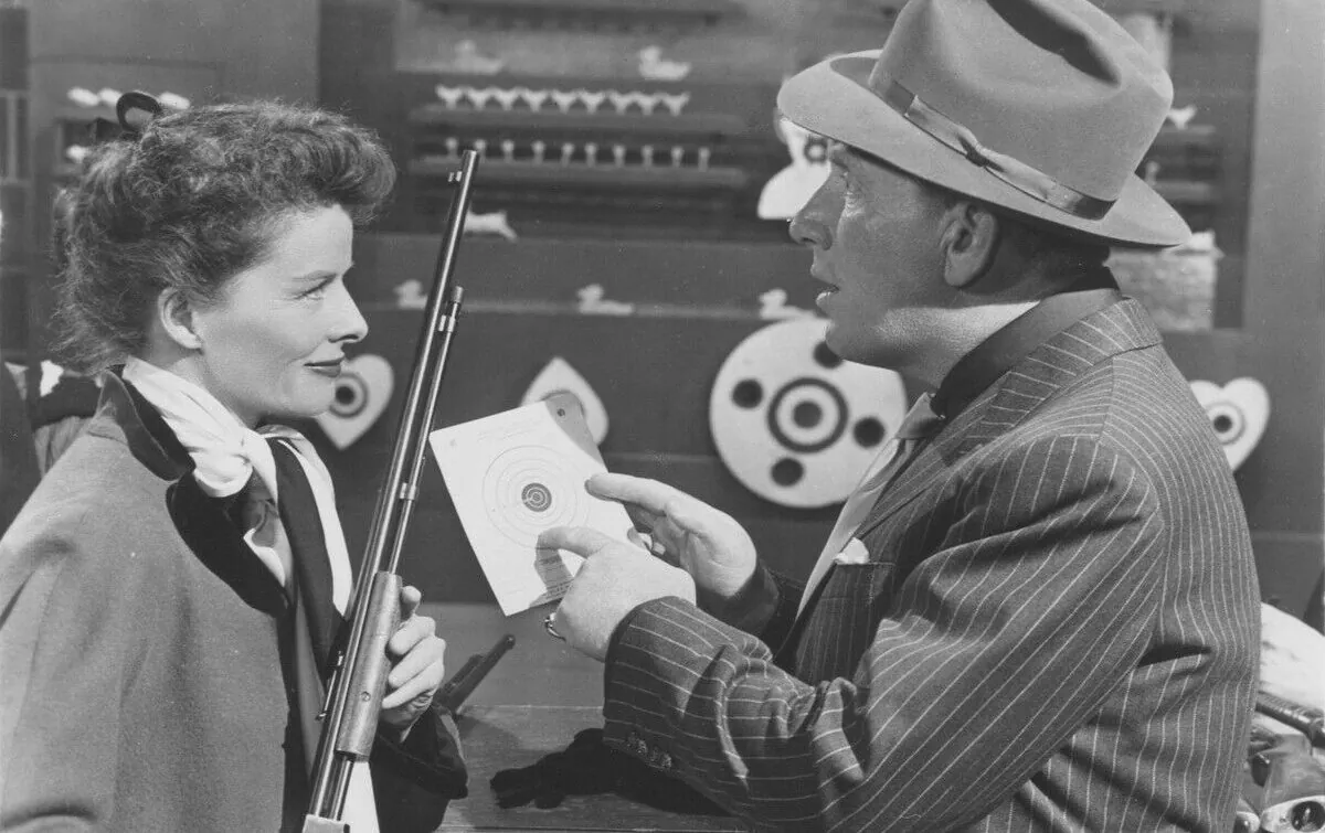 Katharine Hepburn and Spencer Tracy in the American romantic comedy "Pat and Mike" from 1952. (Public Domain)