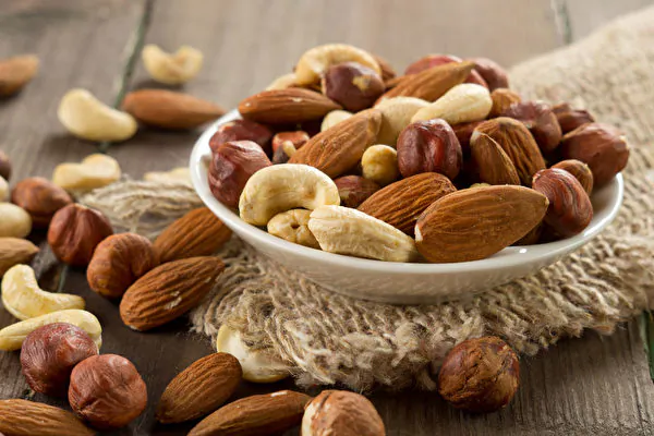 How to Make Spiced Nuts (Recipe)