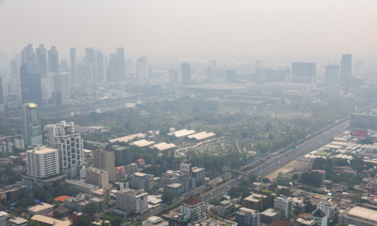 Thailand Residents Urged to Stay Indoors as Air Pollution Reaches Severe Levels