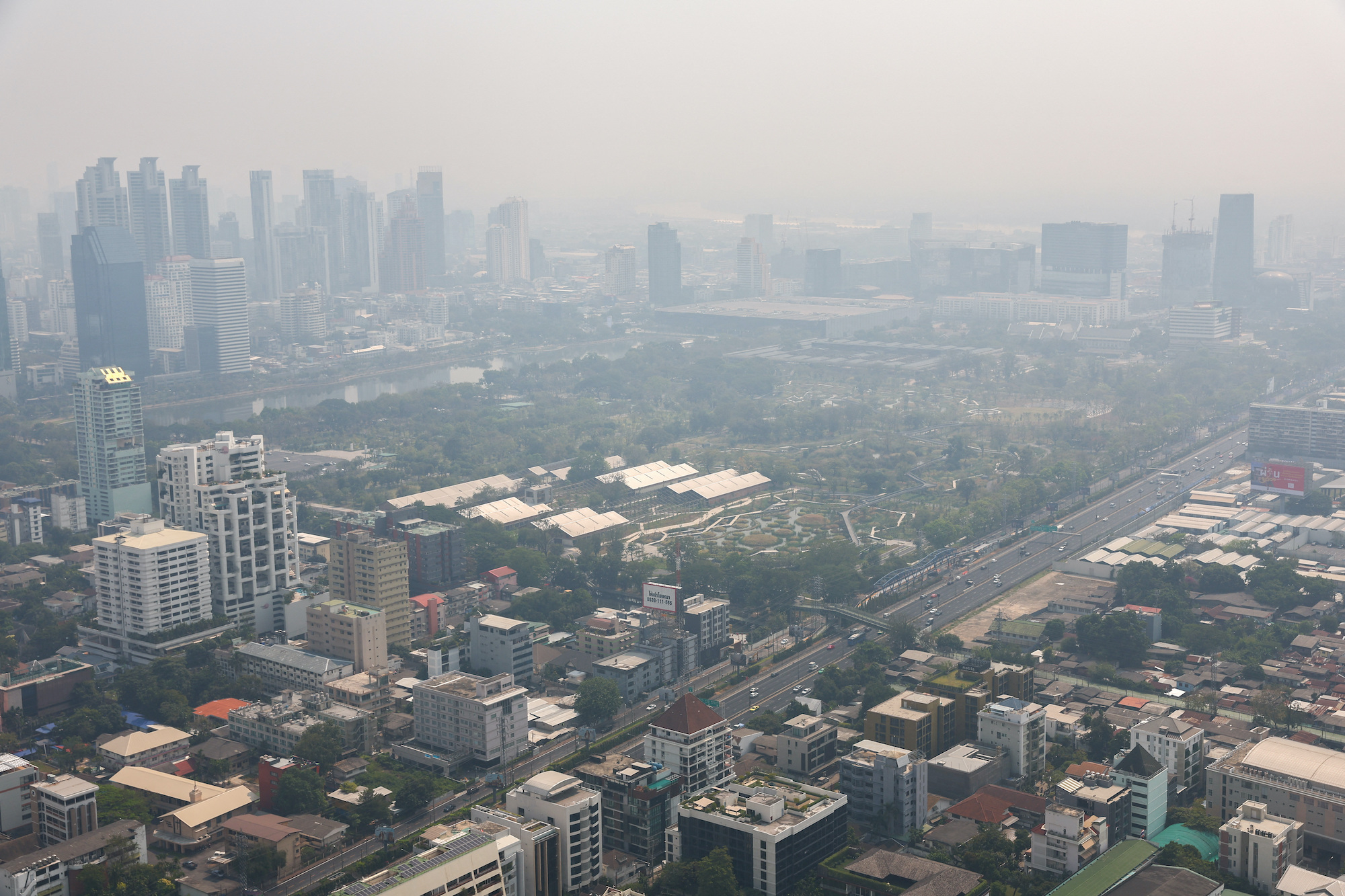 Thailand Residents Urged to Stay Indoors as Air Pollution Reaches Severe Levels - Vimarsana News