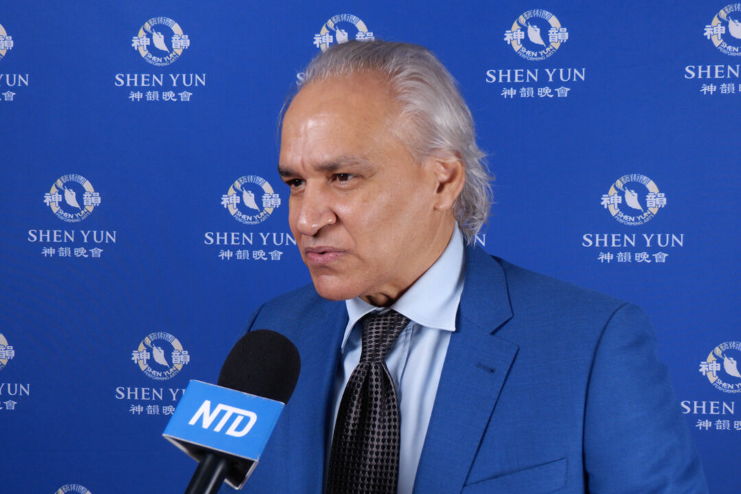Jose Antonio Molina enjoyed Shen Yun at the Eduardo Brito National Theater Carlos Piantini Hall in Santo Domingo, Dominican Republic on the evening of Feb. 3, 2023. (NTD)