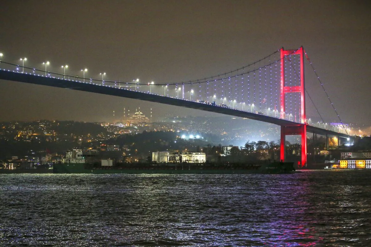 VF Tanker 9 oil tanker ship, which departed from Russian Temryuk port on December 12, sails under the 15 July Martyrs Bridge at the Bosphorus strait in Istanbul, Turkey, Dec. 15, 2022. (The Canadian Press/AP-Emrah Gurel)
