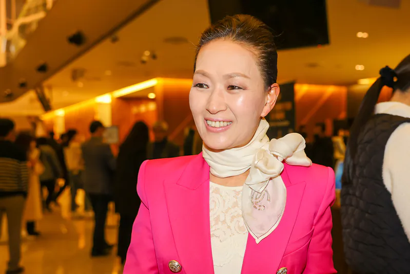 Ms. Yoon Doo-a, a professor at the Seoul National University of Education, attends Shen Yun Performing Arts at the Sohyang Theatre in Busan, South Korea, on Feb. 4, 2023. (Kim Guk-hwan/The Epoch Times)