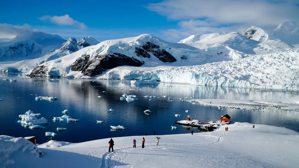 Paradise Bay, Antartica. (chrisontour84/Shutterstock)