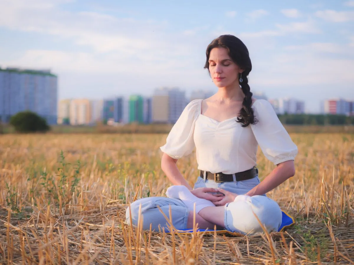 Constantly striving, pursuing, and wishing can erode your peace of mind, but practicing stillness helps to foster a sense of calm and centeredness. (Oleksii Pidsosonnyi/The Epoch Times)