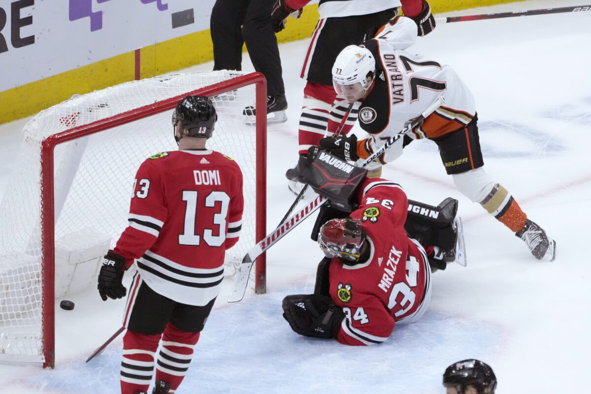 NextImg:Vatrano's OT Goal Lifts Ducks Over Blackhawks 3–2