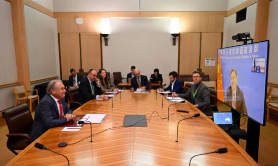 Australia and China Hold First Trade Minister Meeting in 3 Years