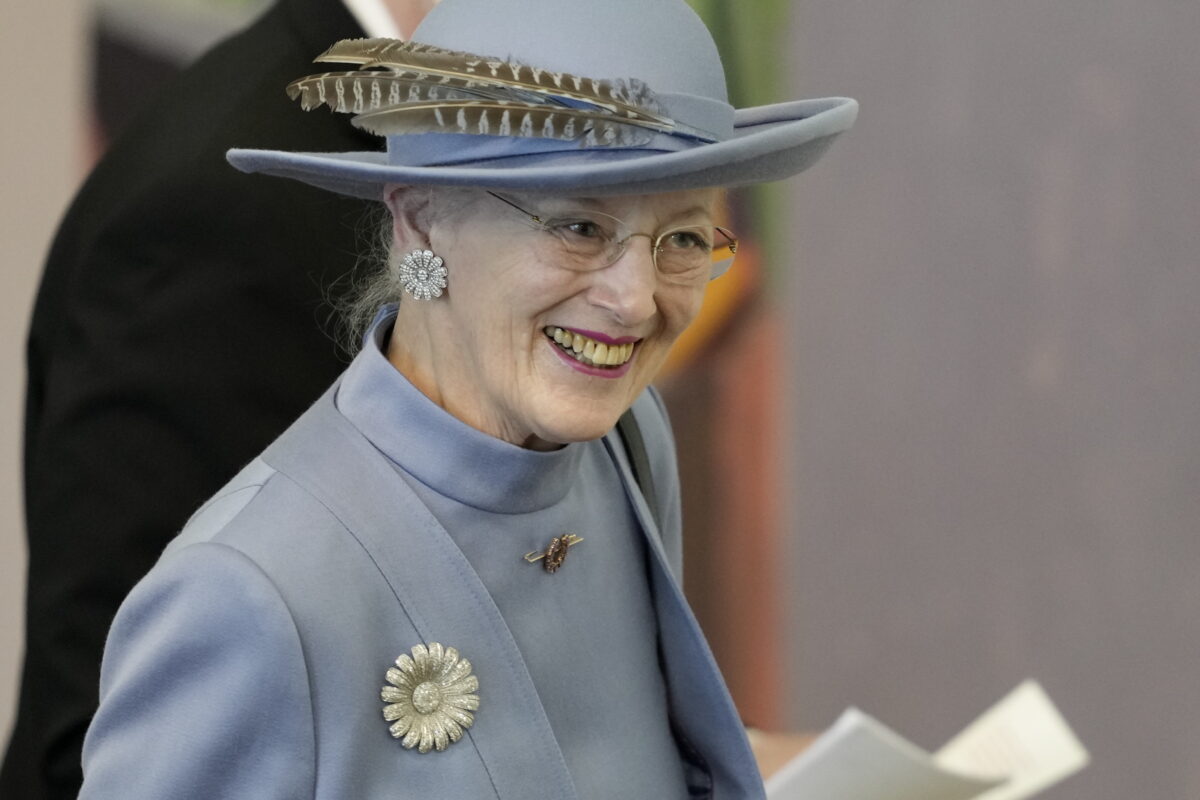 NextImg:Danish Queen to Undergo 'Major Back Surgery'