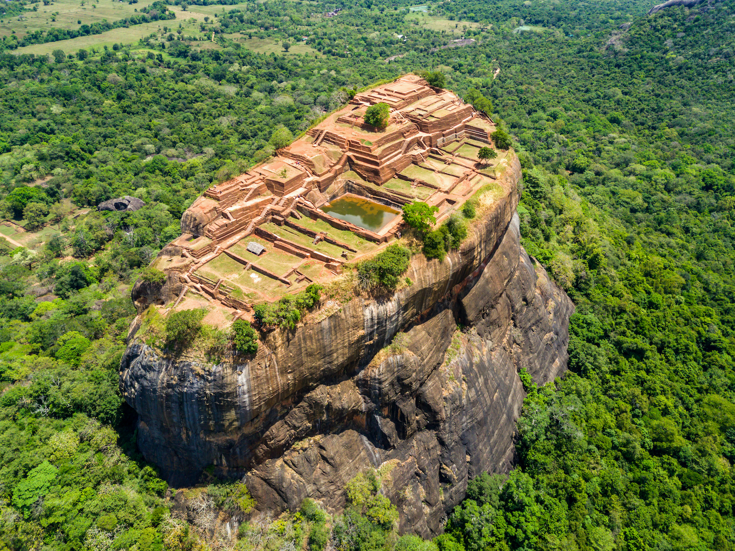The ancient rock fortress of Yapahuwa is similar to, but smaller than, Sigiriya. Dating from the 13th century, it was the capital and main stronghold of King Bhuvanekabahu I (1272 - 1284)