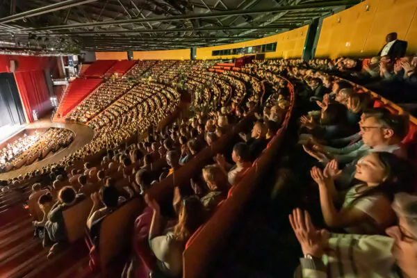 Shen Yun Is ‘An Enchantment of the Heart and Mind,’ Says French Fashion Designer