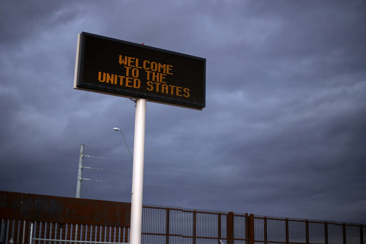 The Douglas, Ariz., border crossing on the U.S./Mexico border seen from Agua Prieta, Sonora, in northwestern Mexico on Feb. 18, 2017.
(GUILLERMO ARIAS/AFP via Getty Images)