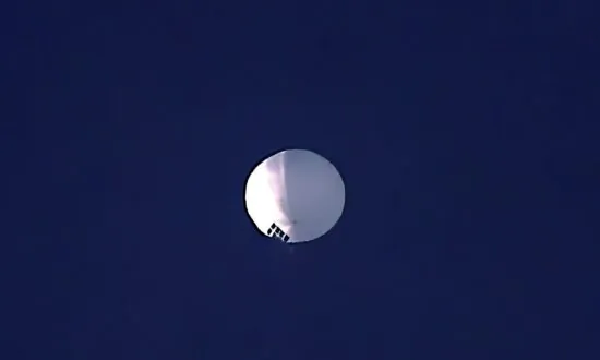 White Balloon Spotted Flying Near Hawaii