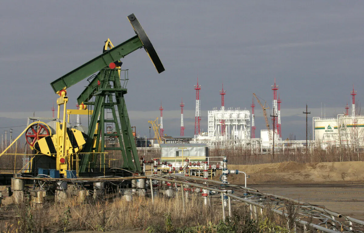 A Yukos oil well of Prirazlomnoye, outside Nefteyugansk, Russia, on Oct. 12, 2004. (Tatyana Makeyeva/AFP via Getty Images)