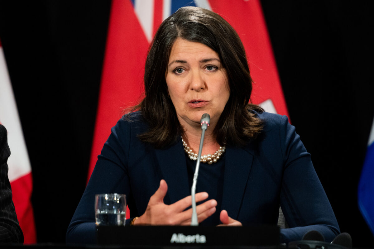 NextImg:UCP Leader Danielle Smith Takes Public Questions, Explains Platform in Facebook Live Event