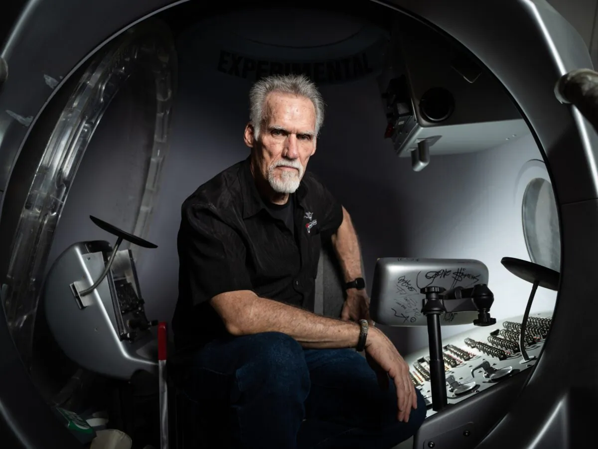 If Art Thompson’s creations sound
like they should be in the movies,
that’s because some of them are—
the Batmobile, for example—
but one thing is for sure:
his viral projects get people inspired,
and that’s exactly what he wants. (Samira Bouaou)