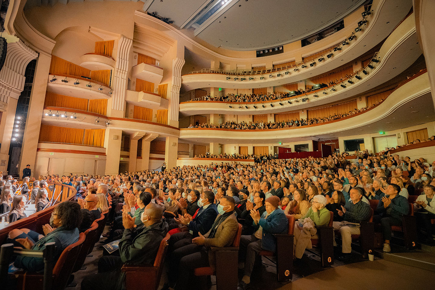 'A Living Painting' Says Graphic Artist About Shen Yun - Vimarsana News