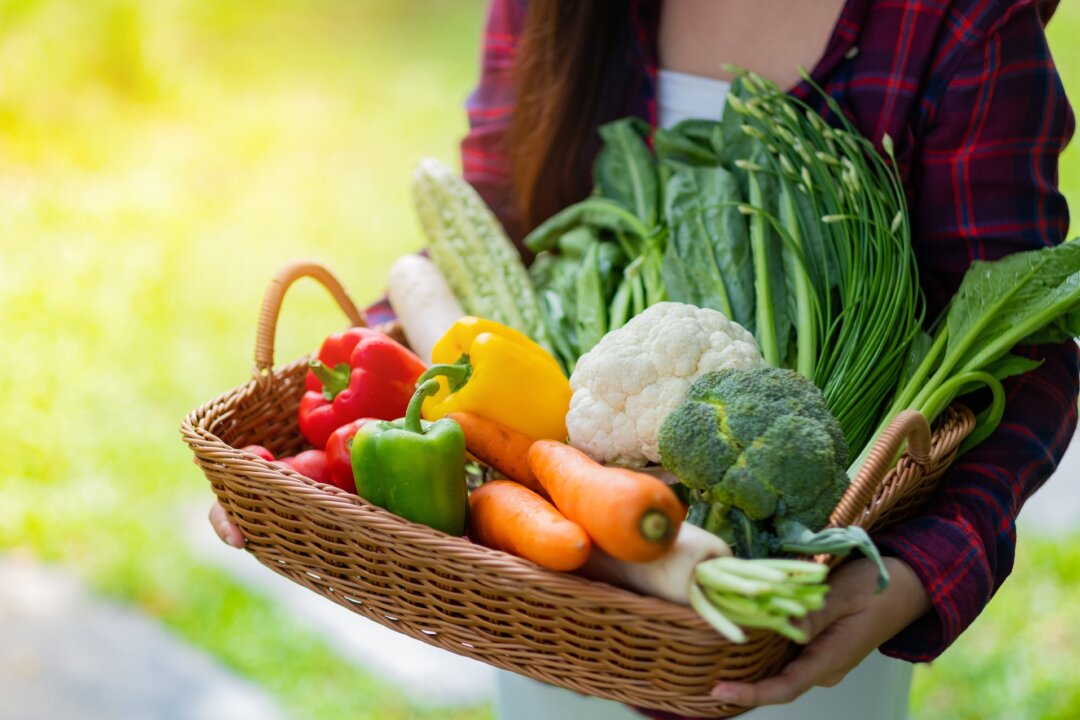 Is it healthy to eat a diet consisting only of vegetables and fruits? Not necessarily. (suriyachan/Shutterstock)