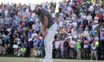 Scheffler Holds WM Phoenix Open Lead in Bid to Repeat