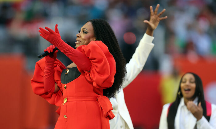 Who is Sheryl Lee Ralph, singing black national anthem at Super Bowl?