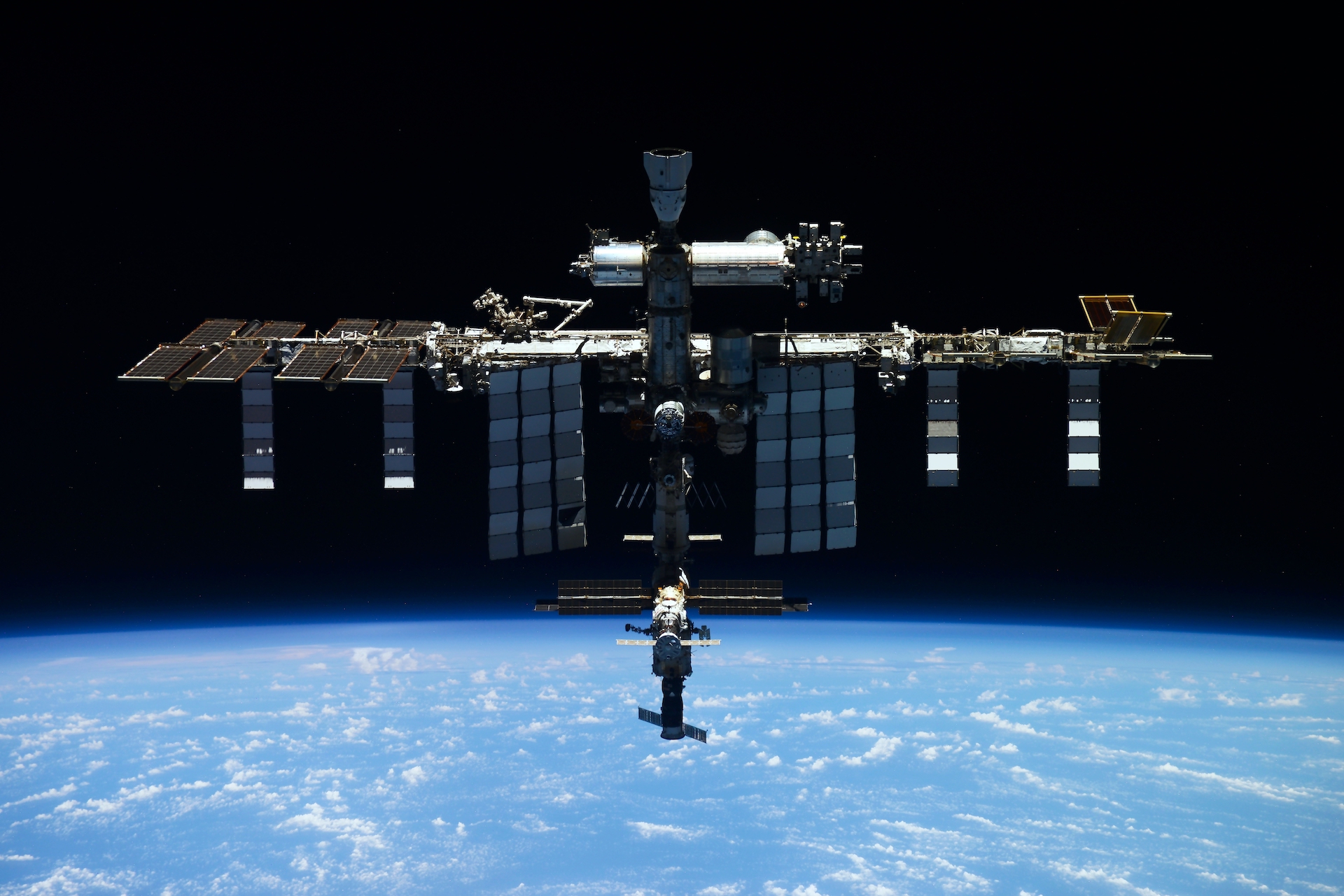 Russian Spacecraft Leaks Coolant, ISS Crew Safe - Vimarsana News