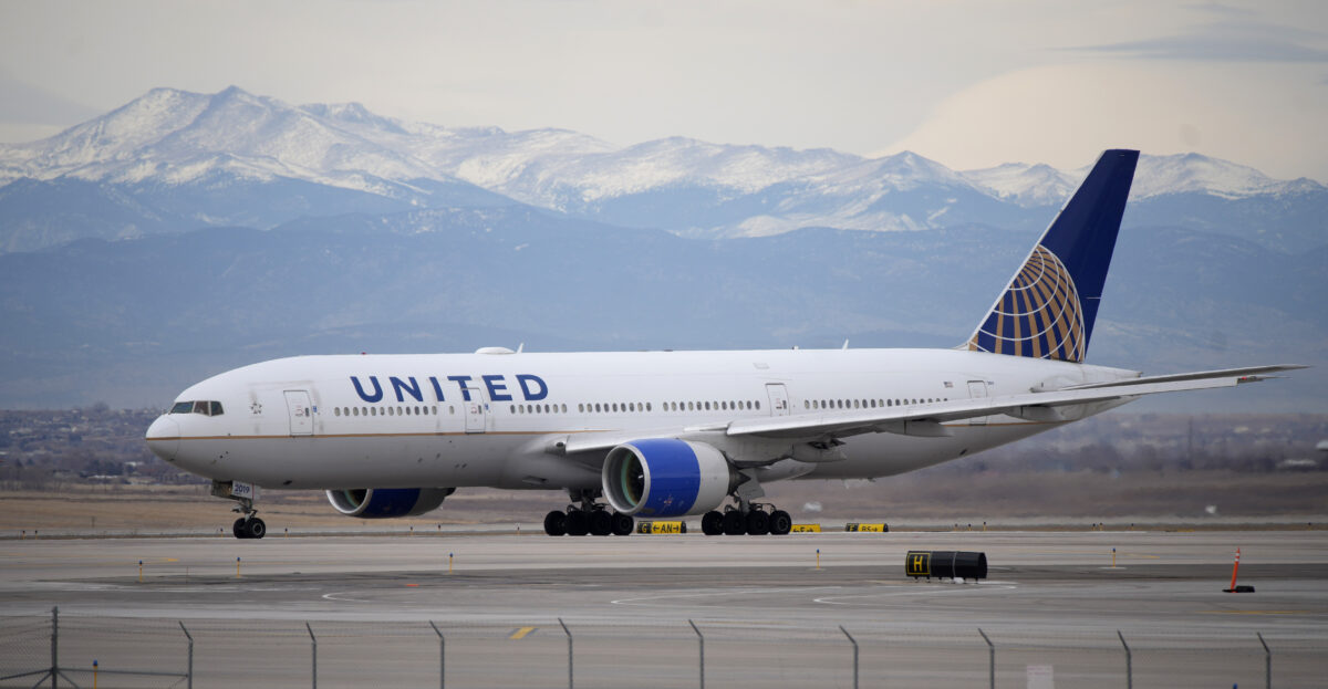 NextImg:United Airlines Loses $194 Million but Sees 2Q Turnaround