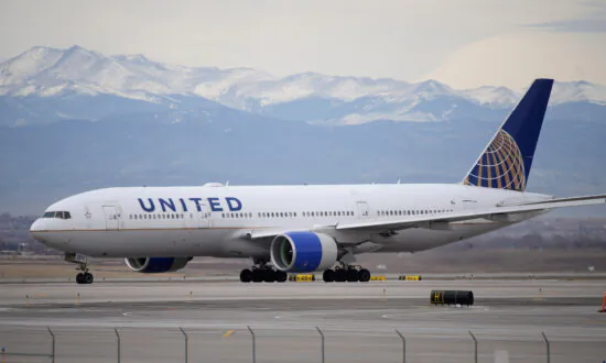 United Airlines Loses $194 Million but Sees 2Q Turnaround