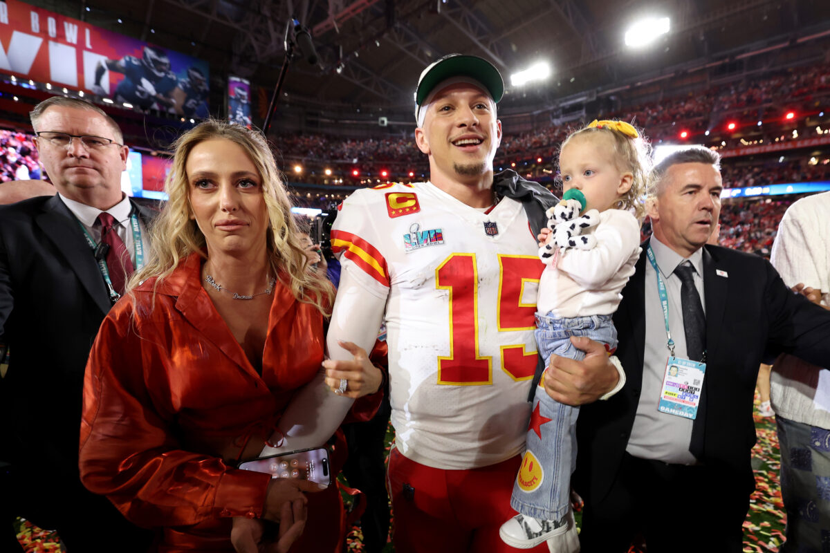 Super Bowl LVII: Mahomes rallies Chiefs to win on hurt ankle