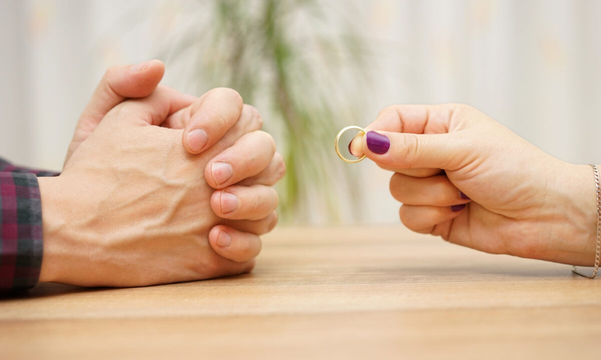 NextImg:Dear Dr. Chloe, My Boyfriend Has Not Followed Through on His Promise to Propose, What Should I Do?