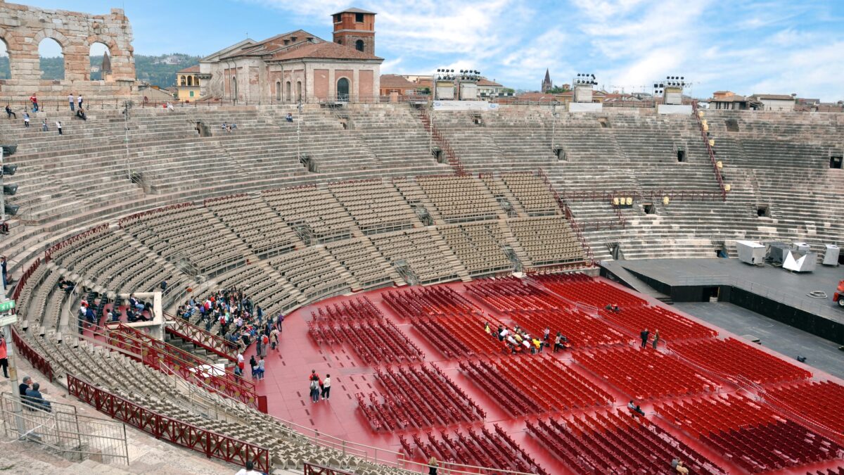 NextImg:Verona Is for Lovers