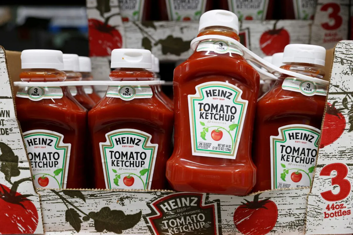 Bottles of Heinz Tomato Ketchup, owned by the Kraft Heinz Company, are for sale in Queens, New York, on Nov. 16, 2021. (Andrew Kelly/Reuters)