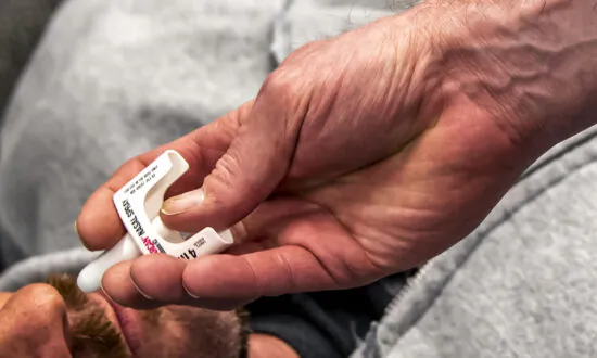FDA Backs Moving Opioid Antidote Narcan Over the Counter