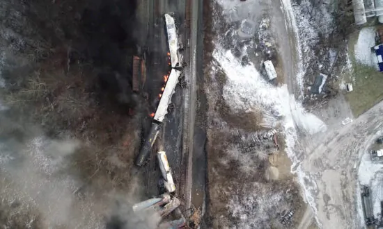 Locals in Ohio Train Derailment Area Advised to Drink Bottled Water