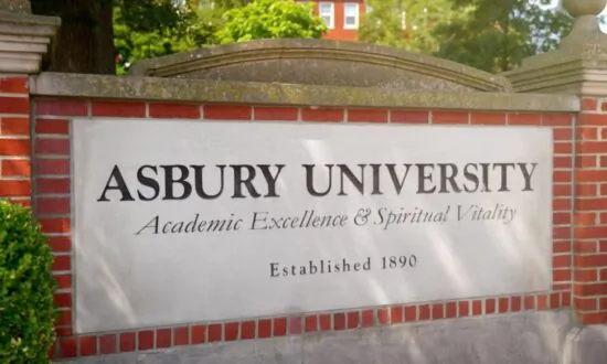 20,000 Visitors Turn Up in Small Kentucky Town for Unexpected Religious Revival Event