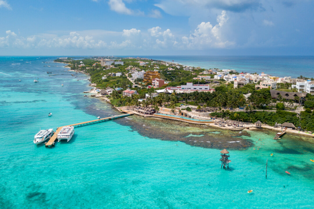 A view of Isla Mujeres, an island off the coast of Cancun in Mexico's Caribbean coast. As spring break season nears, the U.S. State Department is urging U.S. citizens to avoid travel to parts of Mexico over fears of kidnappings and other crimes. (Darren Tierney/Dreamstime/TNS)