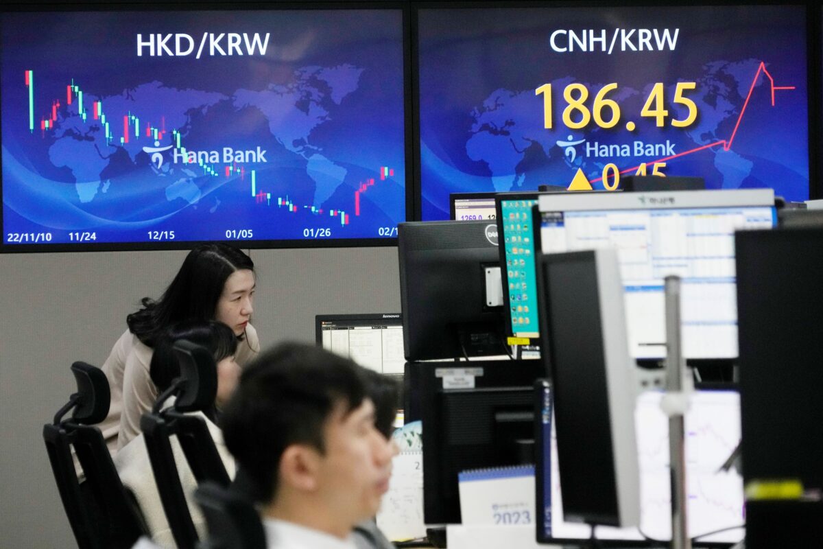 NextImg:Global Stocks Mixed After US Inflation Feeds Rate Hike Fears