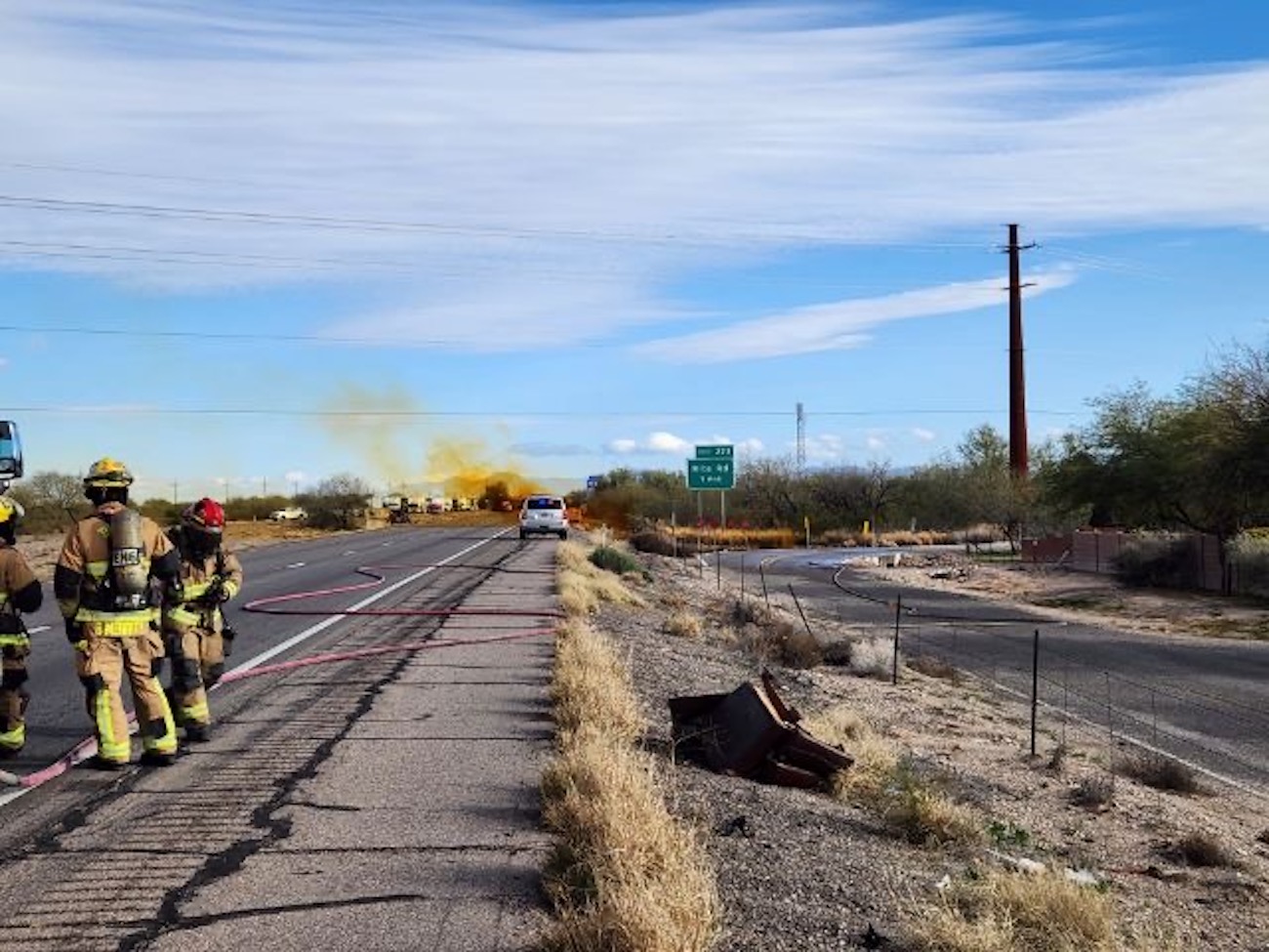 Truck Overturns in Arizona, Spills Nitric Acid, Triggers Shelter-in-Place Alert - Vimarsana News