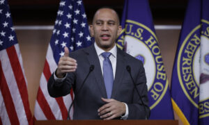 House Democrat Leader Jeffries Holds Weekly Press Conference (March 24)