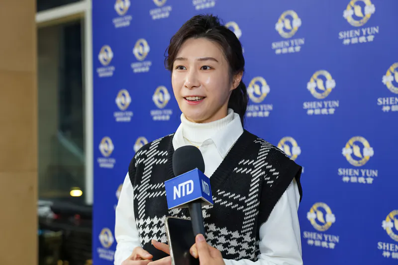 Ms. Kim Mi-ran, an actress, attends Shen Yun Performing Arts at the National Theater of Korea in Seoul, South Korea, on Feb. 16, 2023. (Kim Guk-hwan/The Epoch Times)