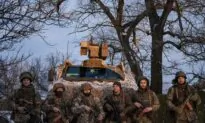 Ukrainian Troops Holding Bakhmut Line Demand Weapons as World Powers Meet