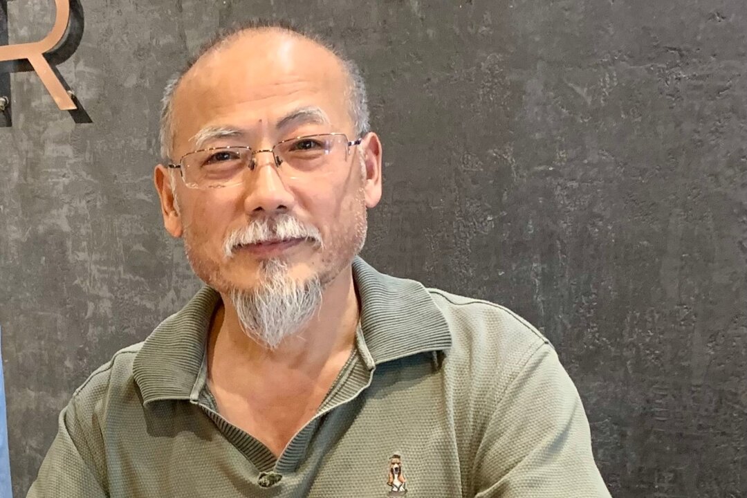 Chinese Dissident Escapes to South Korea on Rubber Boat, Aims to Reunite With Family in Canada